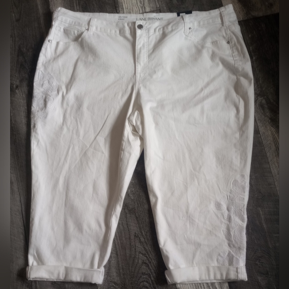 Lane Bryant, NWT, Women's Size 28 White Girlfriend Crop - Picture 1 of 8